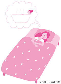 毎日の入浴習慣は寝つきを良くするだけでなく、<br />寝苦しい夜も睡眠の質を上げる。