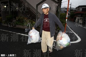 辞任前はゴミ出しが日課とアピール（撮影・上森清二）