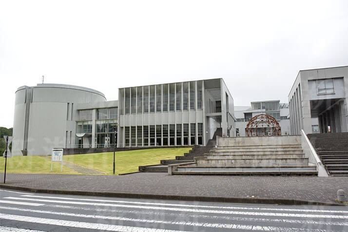 女子大生を 洗脳 不倫の慶大教授 妻が明かす 13年前にもゼミ生に デイリー新潮 女子大生を 洗脳 不倫の慶大教授 妻が明かす 13年前にもゼミ生に デイリー新潮