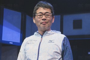 新作放送を発表した番組ディレクターの藤村忠寿