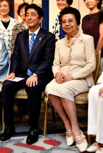 安倍首相と母・安倍洋子さん