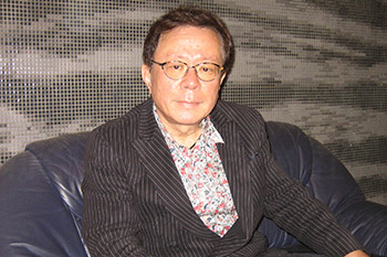 猪瀬直樹氏 が女優の 蜷川有紀さん と婚約 交際発覚は本誌が報じた 週末婚 ショット デイリー新潮 猪瀬直樹氏 が女優の 蜷川有紀さん と婚約 交際発覚は本誌が報じた 週末婚 ショット デイリー新潮