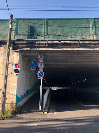 事件現場の梶ヶ谷トンネル