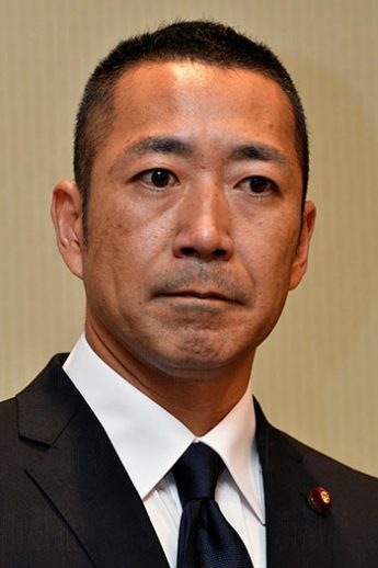 中川俊直氏