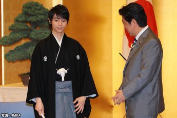 羽生結弦・安倍総理（写真・JMPA）