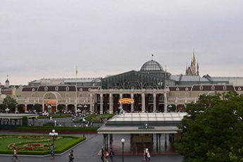 東京ディズニーランド（ARICA／Wikimedia Commons）