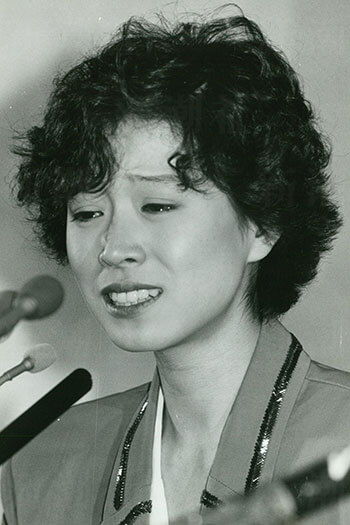 今日で中森明菜 自殺未遂事件 から30年 封印されていた真相に迫る デイリー新潮