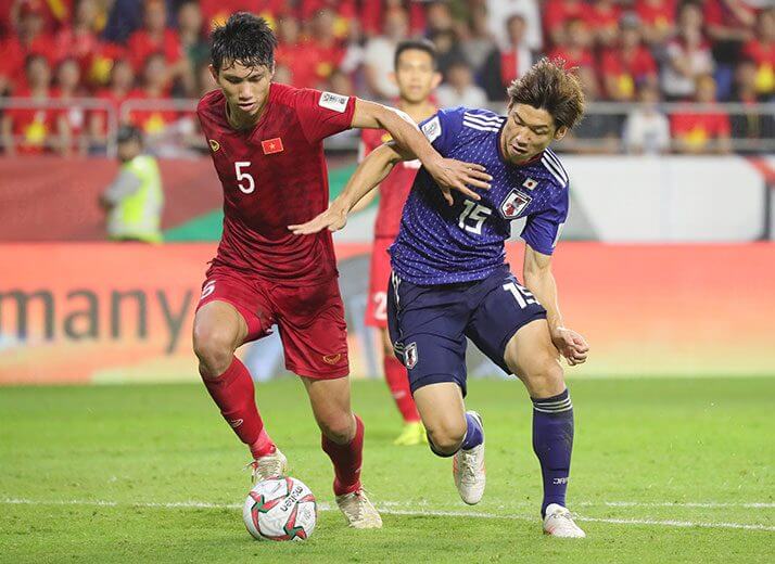 ベトナム戦苦戦の原因は韓国人監督 次のイラン戦は 大迫頼み という厳しい現実 デイリー新潮 ベトナム戦苦戦の原因は韓国人監督 次のイラン戦は 大迫頼み という厳しい現実 デイリー新潮