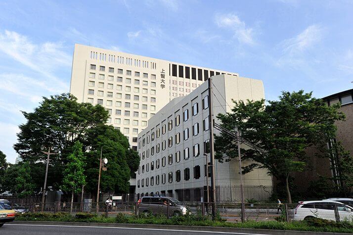 上智大学