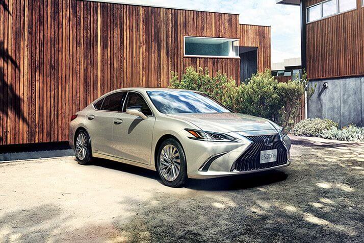 レクサス「ES300h」
