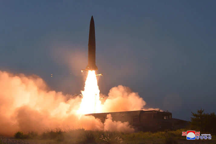 北朝鮮の弾道ミサイル（「わが民族同士」ホームページより）