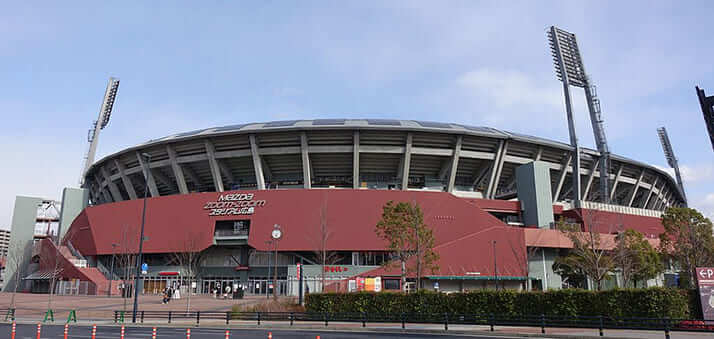 マツダスタジアム（HKT3012／Wikimedia Commons）