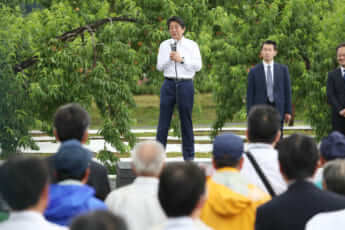 参院選直前「日銀の梯子外し」安倍首相の無責任発言