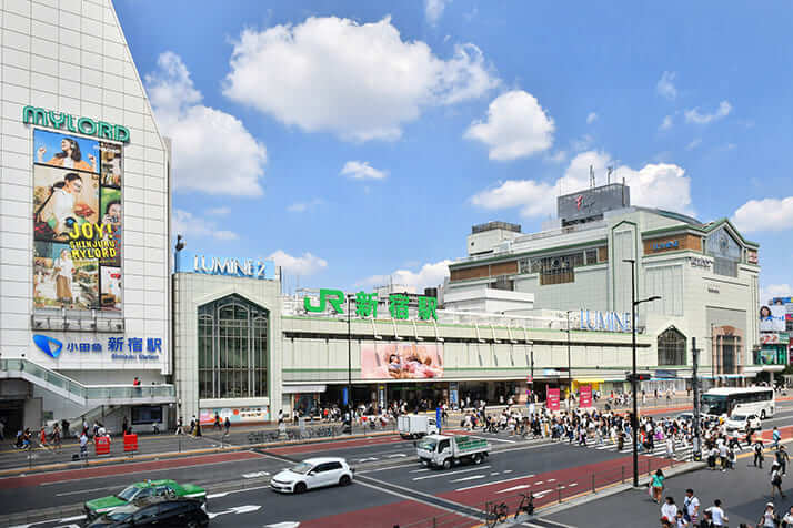 新宿駅南口