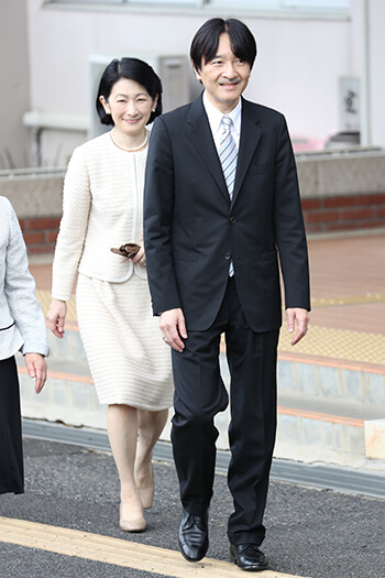 秋篠宮さまと紀子さま 移動は別々 というご公務スケジュールの怪 デイリー新潮 秋篠宮さまと紀子さま 移動は別々 というご公務スケジュールの怪 デイリー新潮