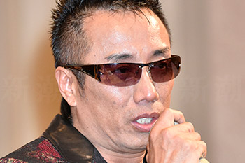 長渕剛の主演映画 来年1月公開予定 なのに早くも ライブで上映中 の謎 デイリー新潮 長渕剛の主演映画 来年1月公開予定 なのに早くも ライブで上映中 の謎 デイリー新潮