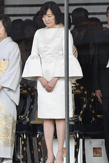 夫人 即位 昭恵