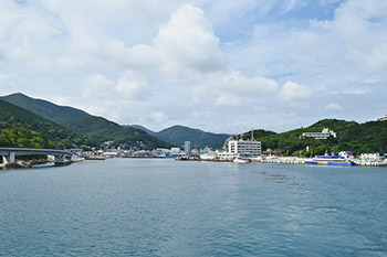 厳原港（Saigen Jiro／Wikimedia Commons）
