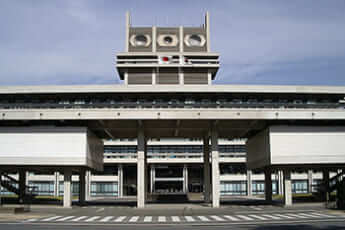 奈良県庁（Wikimedia Commonsより）