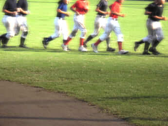 少年野球「背が低い」「早生まれ」の選手は本当に不利なのか