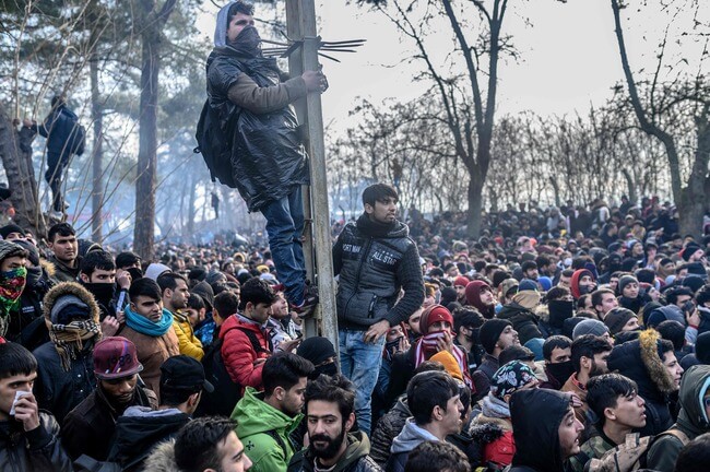 「第2次難民危機」招くトルコ「国境開放」をEUは抑え込めるか