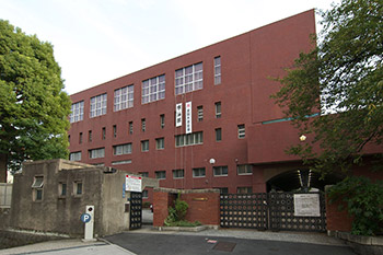 東京都立日比谷高等学校（Rs1421／Wikimedia Commons）