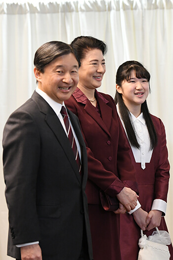 天皇皇后両陛下と長女愛子さま