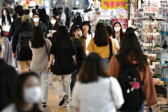 新型コロナウイルスでソーシャルディスタンス措置を解除した韓国の街並み