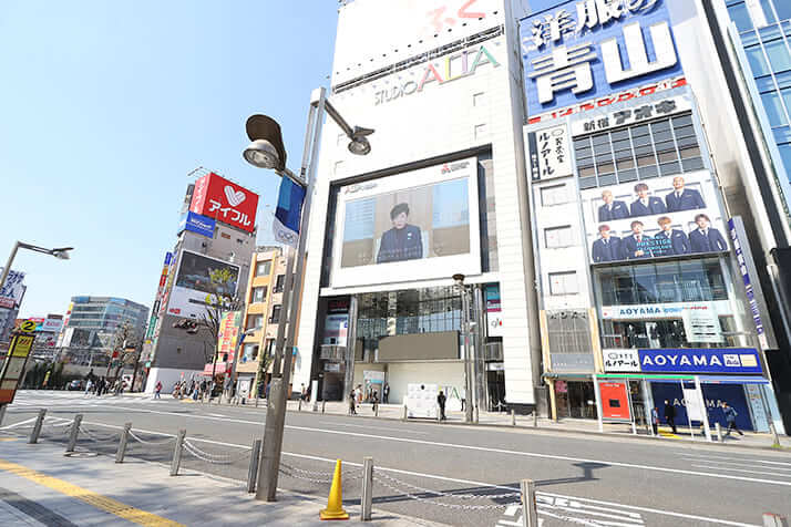 コロナで閑散とした新宿