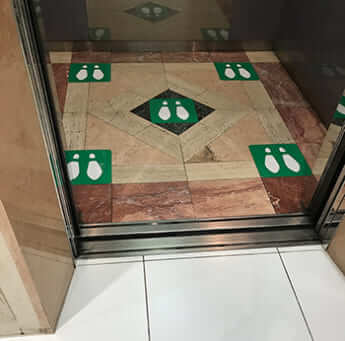 東武百貨店内のエレベーター