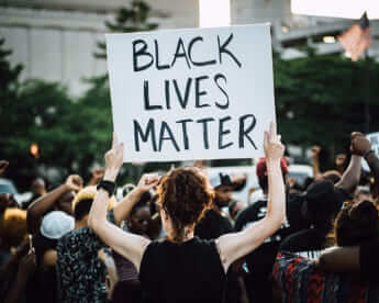 Black Lives Matter（黒人の命は大切だ）