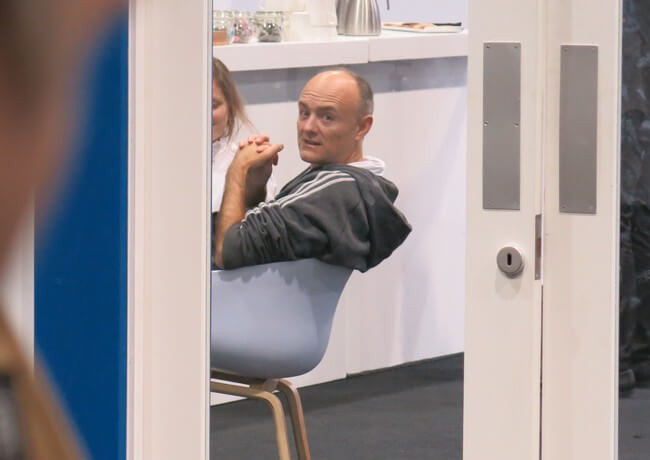 英国「ラスプーチン」ロックダウン下の「感染旅行」が招く「政権破綻」