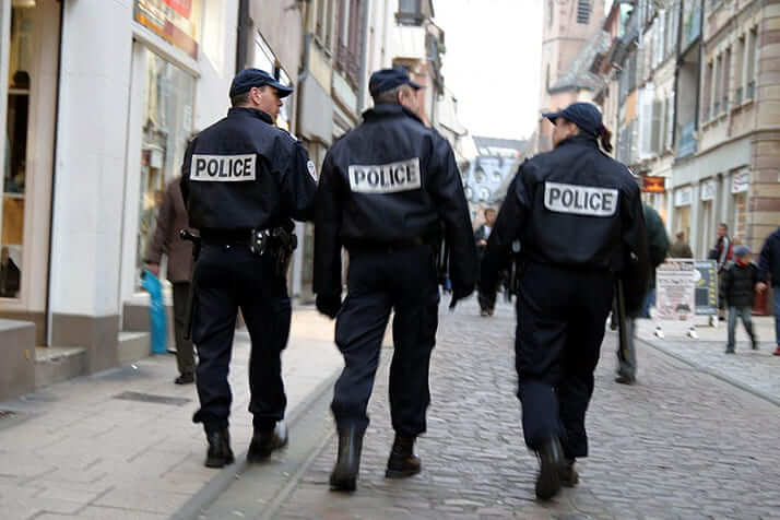 フランスの警察官（Rama／Wikimedia Commons）