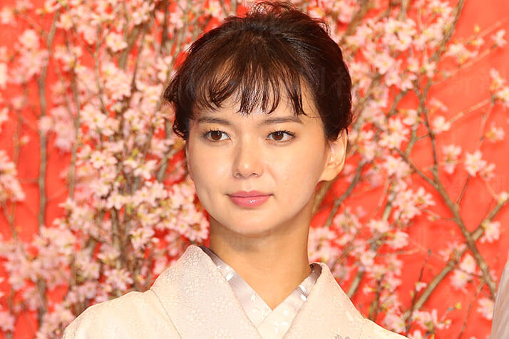 多部未華子さんサイン入りポラ ⭐️多部未華子 1/25 サイン 入り 写真集 新品 【超レア】 残1点