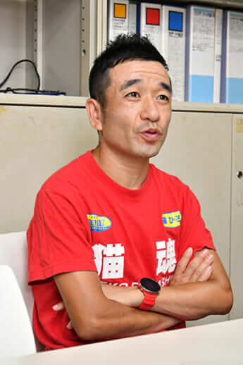 猫ひろし は東京で1日30キロ走る日々 カンボジア代表で東京五輪出場の夢を語る デイリー新潮 猫ひろし は東京で1日30キロ走る日々 カンボジア代表で東京五輪出場の夢を語る デイリー新潮