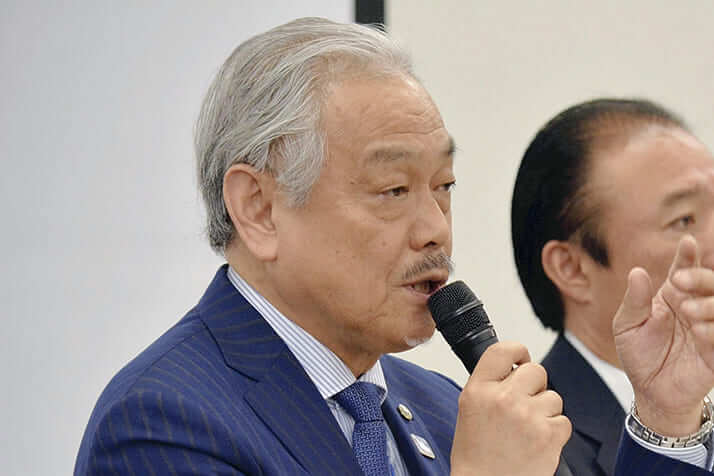 尾崎治夫会長