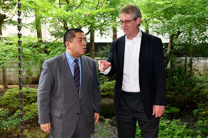 生産性を上げるために日本は何をなすべきか デービッド アトキンソン 小西美術工藝社社長 佐藤優の頂上対決 デイリー新潮