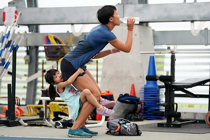 寺田明日香と娘(写真・ご主人提供)