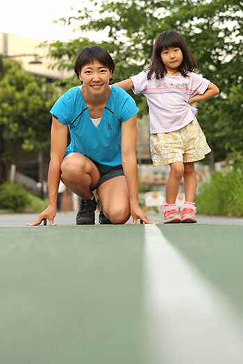 寺田明日香と娘(写真・ご主人提供)