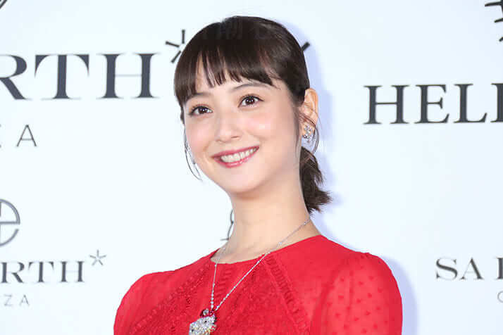 佐々木希 Anan 超ロングインタビューから 女優復帰 を事務所は売り込み デイリー新潮