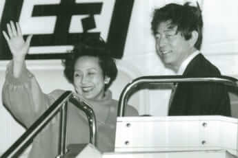 細川護熙首相と佳代子夫人