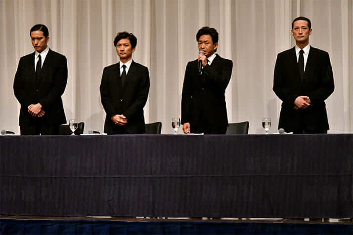 記者会見を行うTOKIO