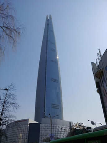 3＝ロッテワールドタワーは日英米加の4か国による合作で、韓国の建設会社はコンクリートと鉄筋を組み上げただけ