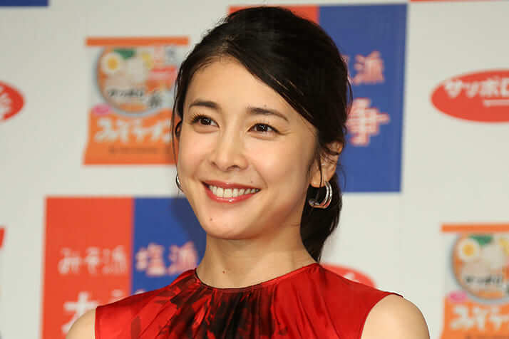 竹内結子さんの原点は21年前に出演した ウルルン滞在記 18歳の貴重な素顔 デイリー新潮