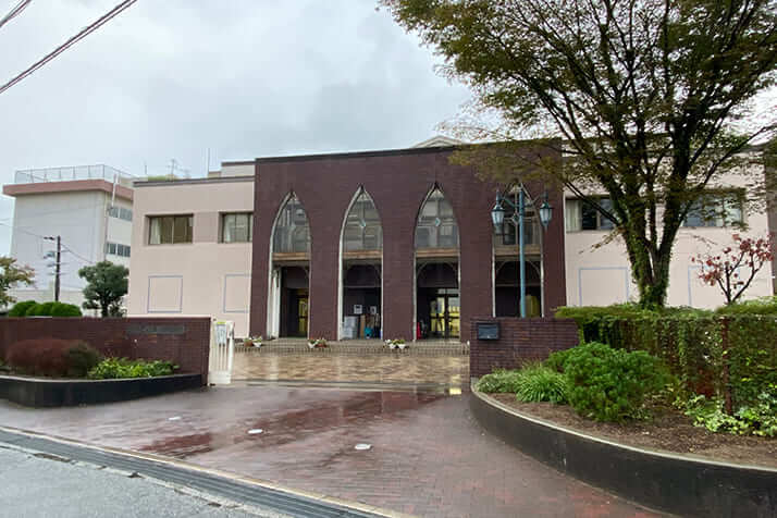 兵庫県の宝塚市立長尾中学校