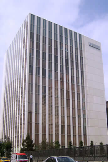 時事通信社本社（Lombroso／Wikimedia Commons／public domain）