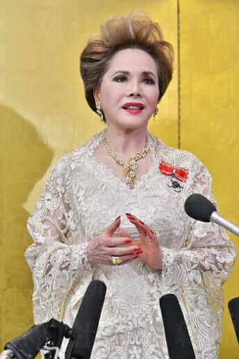 デヴィ・スカルノ