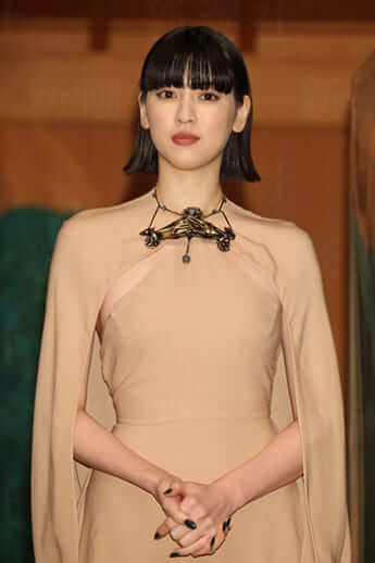 三吉彩花