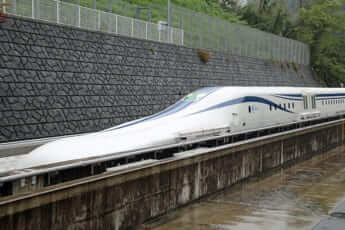 超電導リニアの新型試験車両