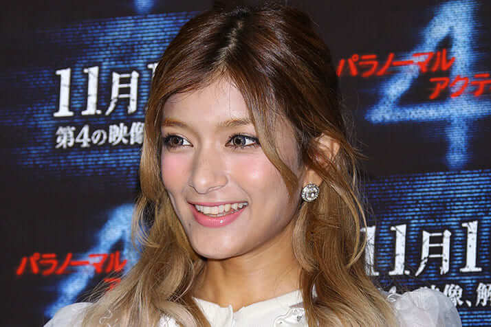 まるで第二の黒柳徹子 対談番組でローラが暴いたフワちゃんの弱点 デイリー新潮 まるで第二の黒柳徹子 対談番組でローラが暴いたフワちゃんの弱点 デイリー新潮